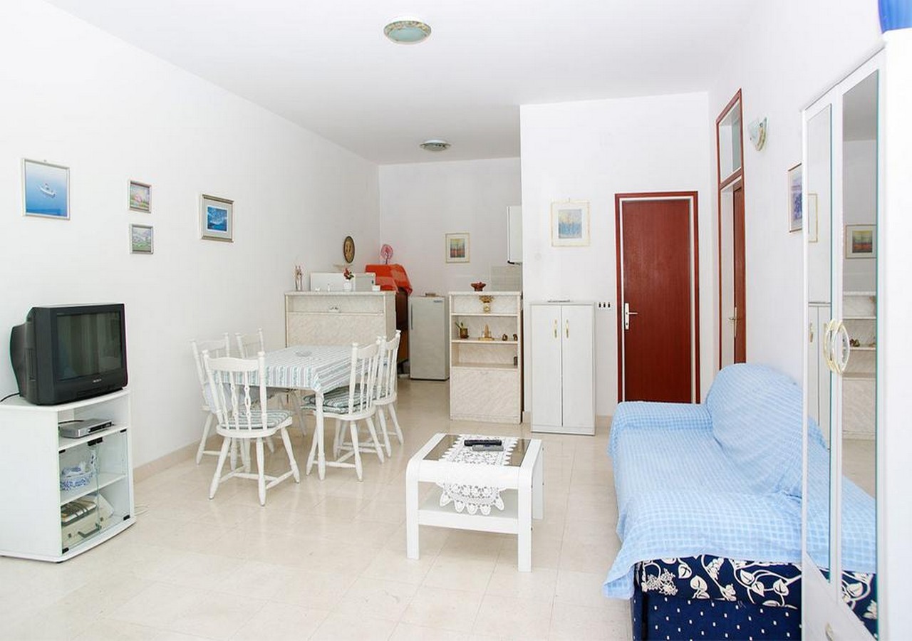 Apartments Toma?i? - Two Bedroom Apartment with Se  in Dalmatien