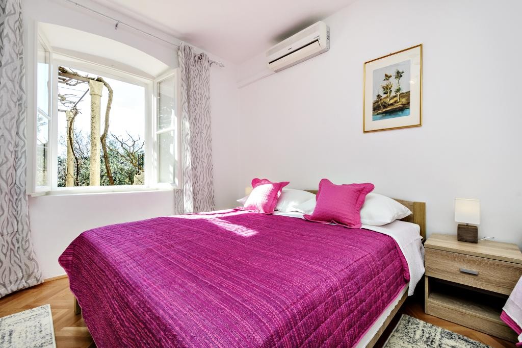 Apartment Mary - One Bedroom Apartment with Terrac Ferienwohnung  Dubrovnik