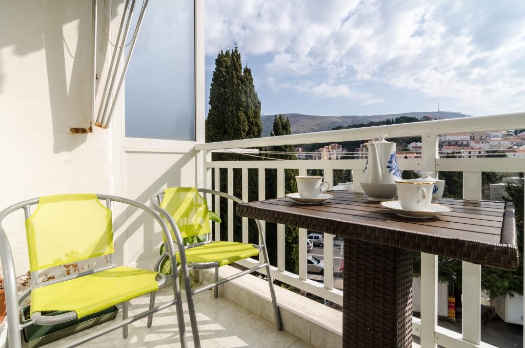Apartment Nina - Two-Bedroom Apartment with Balcon   Dubrovnik