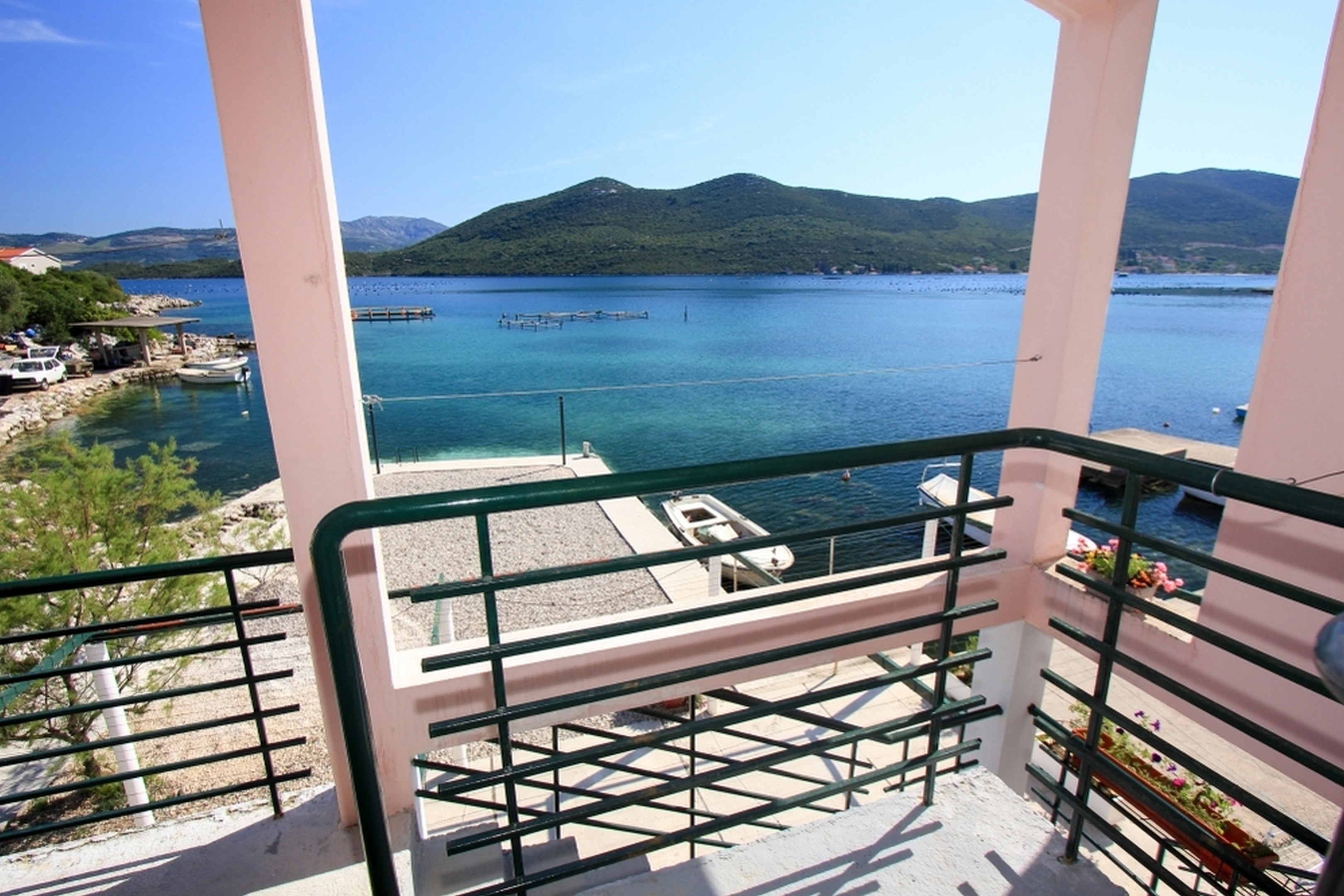 Apartments Ere? Zuronja-One-Bedroom Apartment with   Insel Peljesac