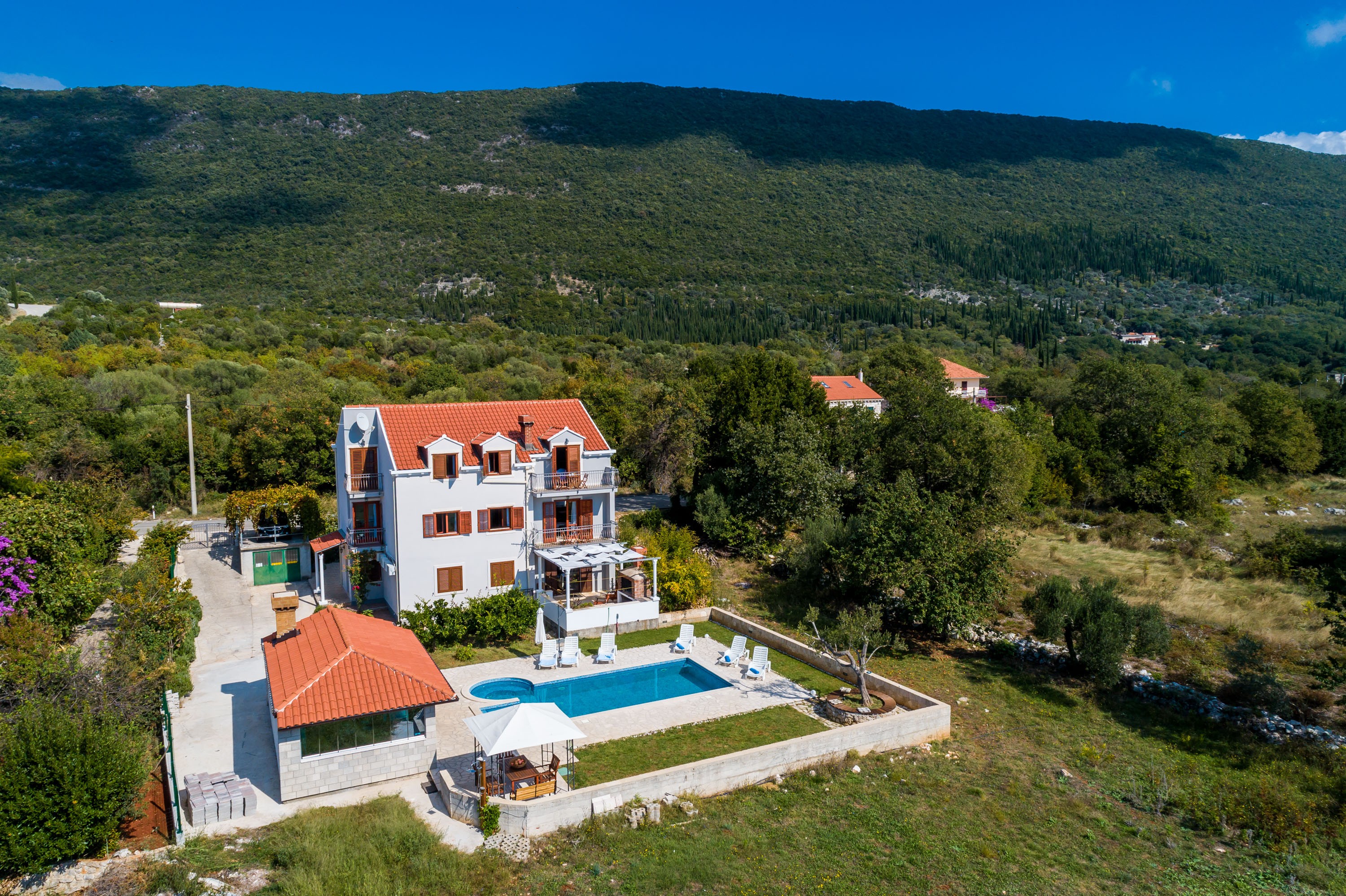 Holiday Home Luce- Six Bedroom Holiday Home with T  in Kroatien