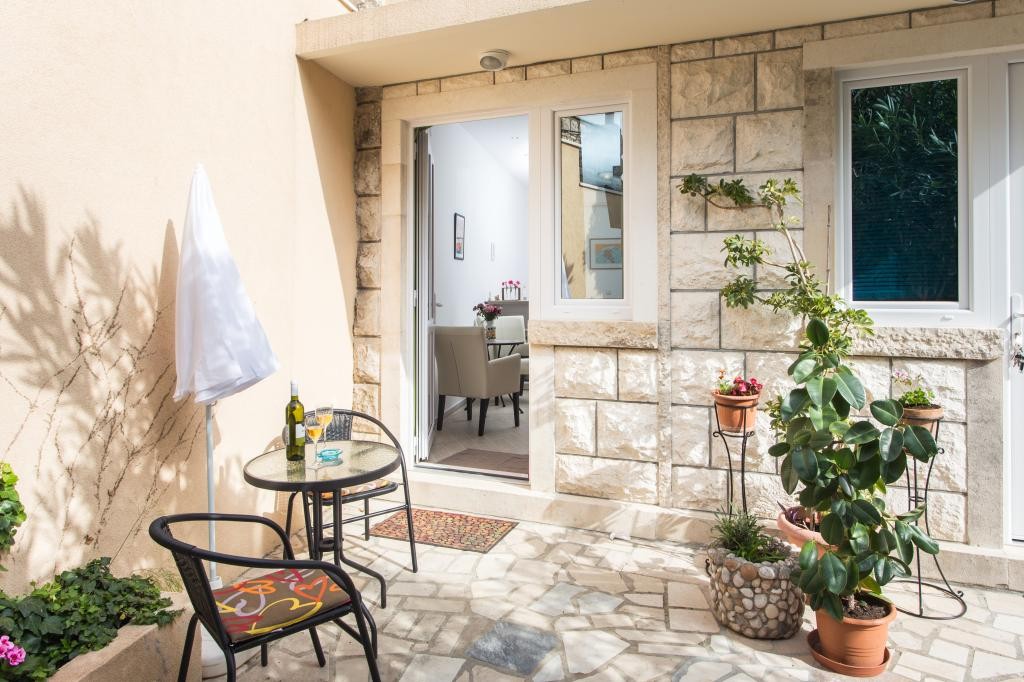 Apartments Banjska - Studio with Terrace   Dubrovnik