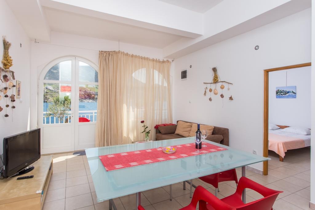 Apartments Bezek - Two bedroom Apartment with Sea   in Dalmatien