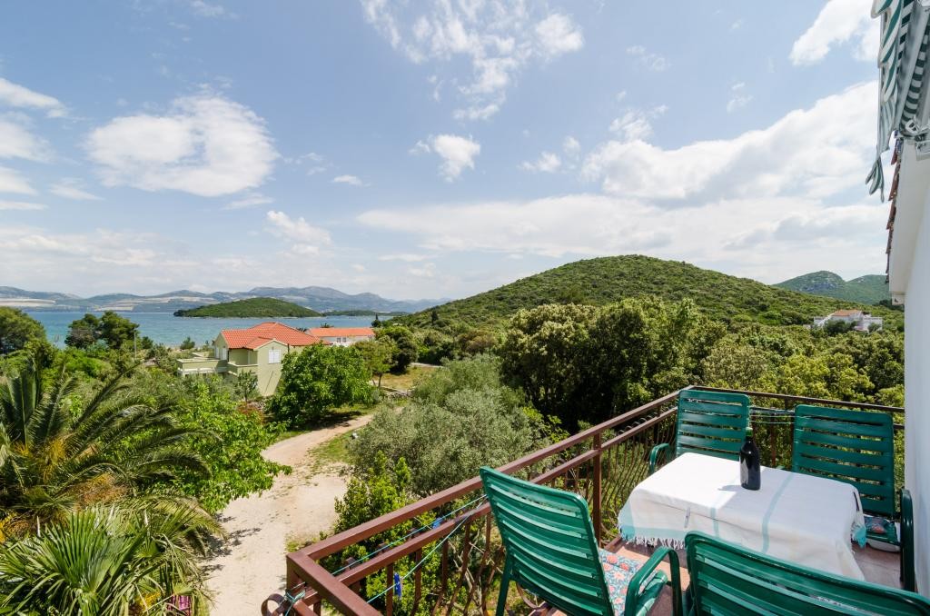 Apartments Sutvid- Two Bedroom Apartment with Balc Ferienwohnung  Insel Peljesac