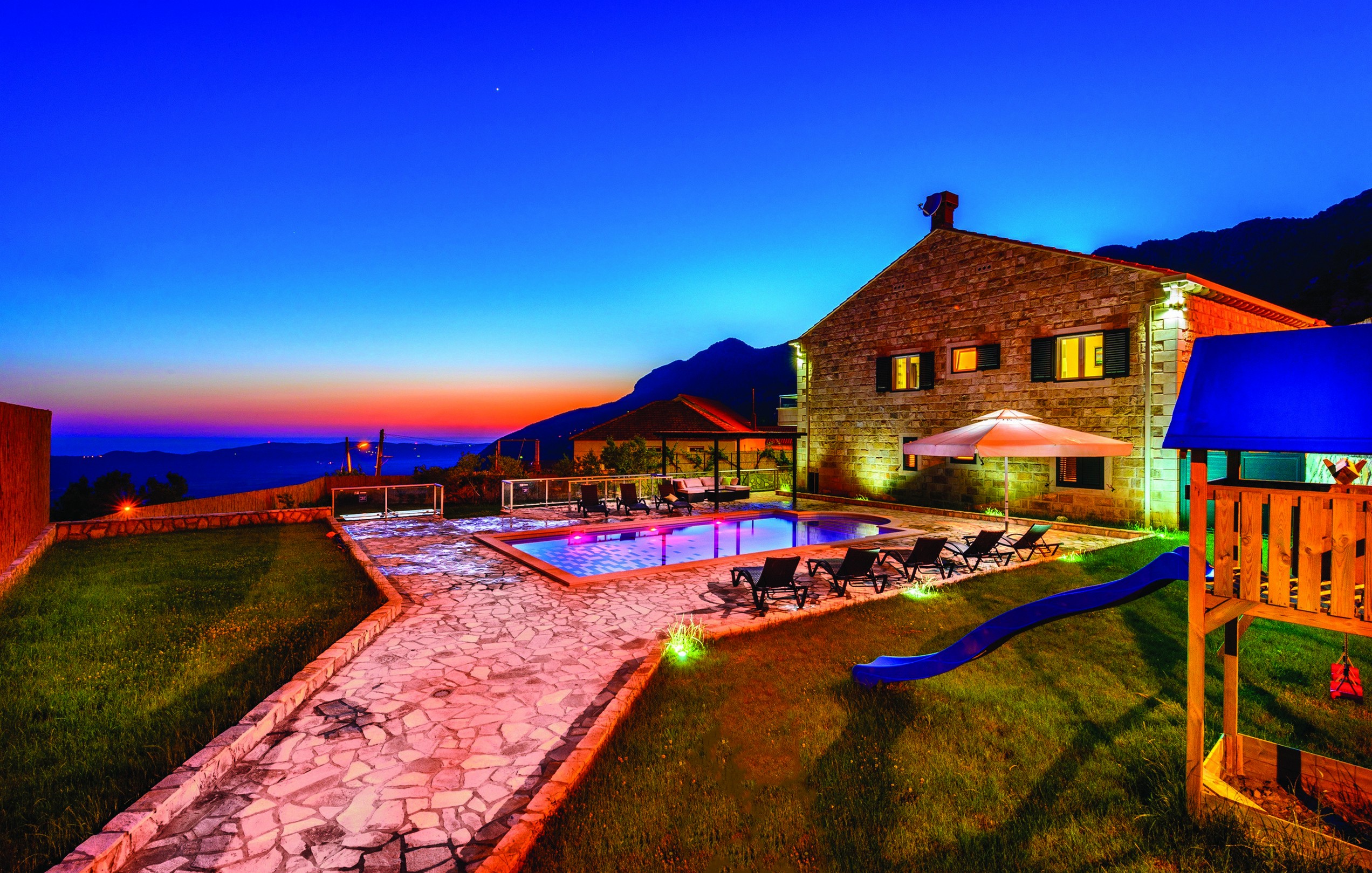 Villa Pave - Six-Bedroom Villa with Terrace and Sw  in Kroatien
