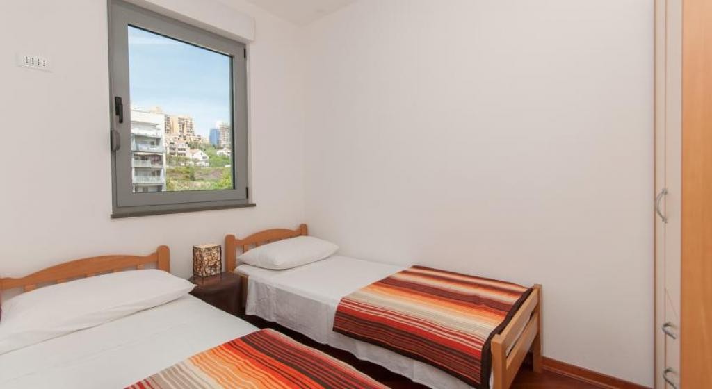 Apartments Nikolina (ST)- Two Bedroom Apartment wi Ferienwohnung  Split