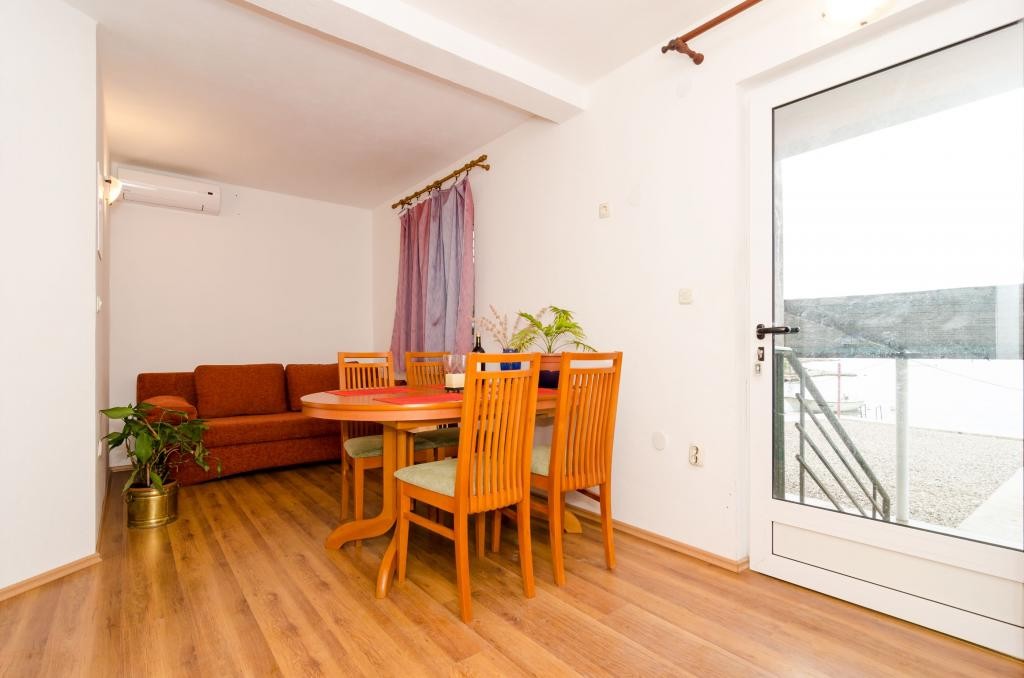 Apartments Ere? Zuronja-One-Bedroom Apartment with   Insel Peljesac