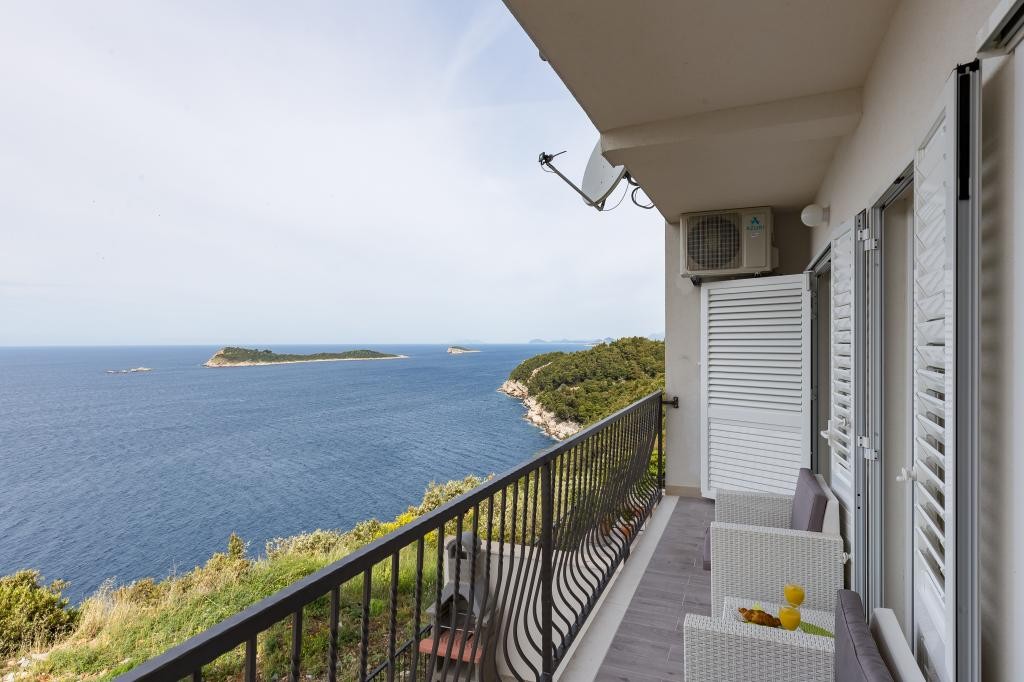 Apartments Manuela - One-Bedroom Apartment with Ba   Cavtat