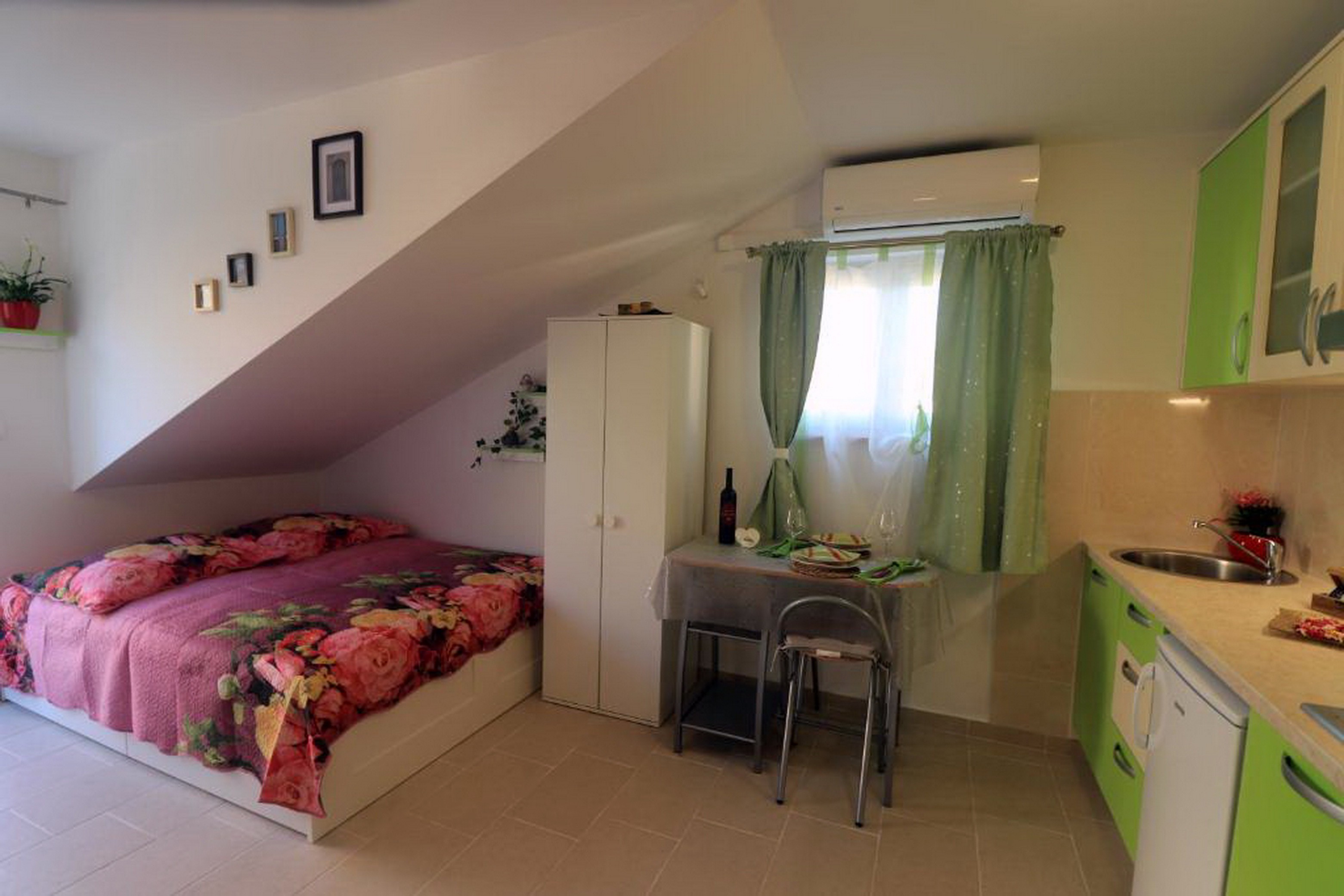 Apartments Clementina Sunrise - Studio with Balcon  in Dalmatien