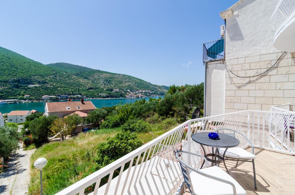 Apartments Peco - Three Bedroom Apartment with Bal Ferienwohnung  Dubrovnik Riviera