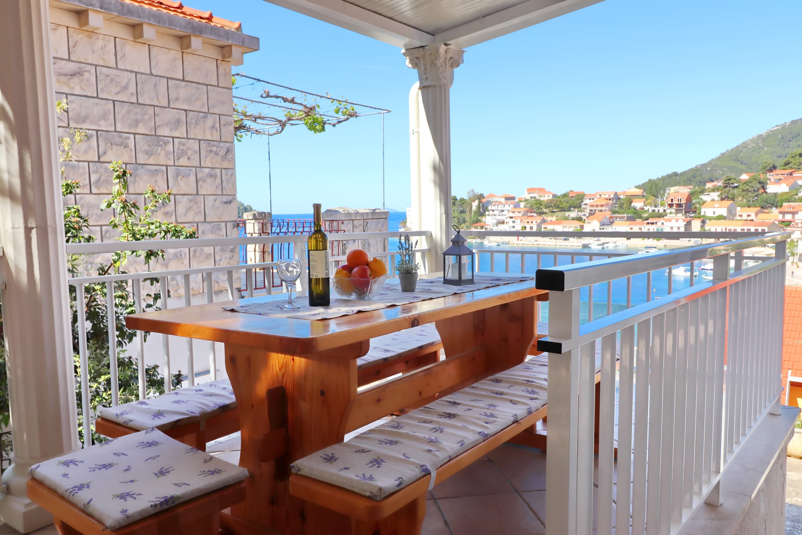 Apartments Peselj-Three Bedroom Apartment with Ter   Insel Korcula