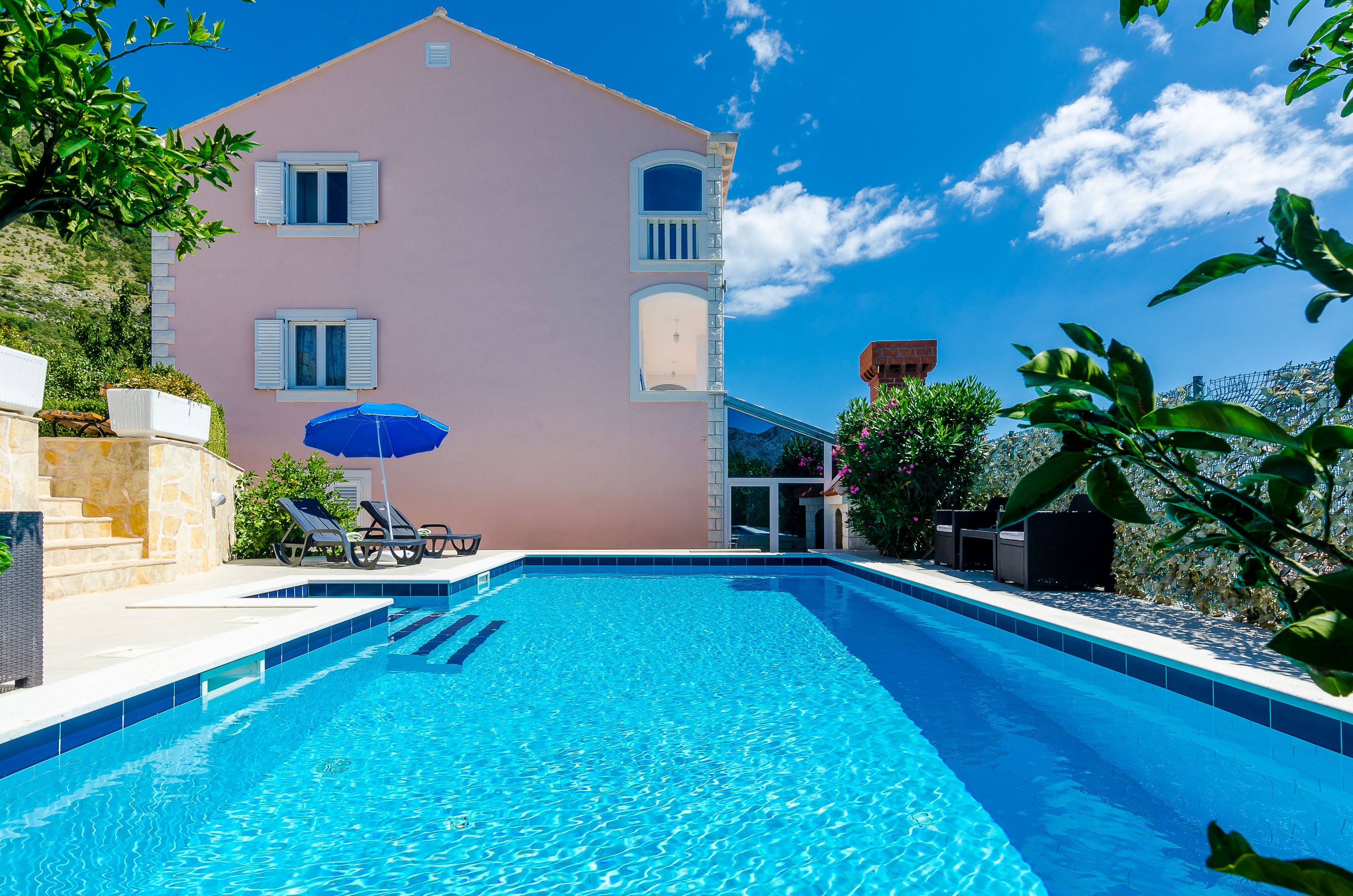 Villa Mateo - Three Bedroom Apartment with Terrace  in Dalmatien