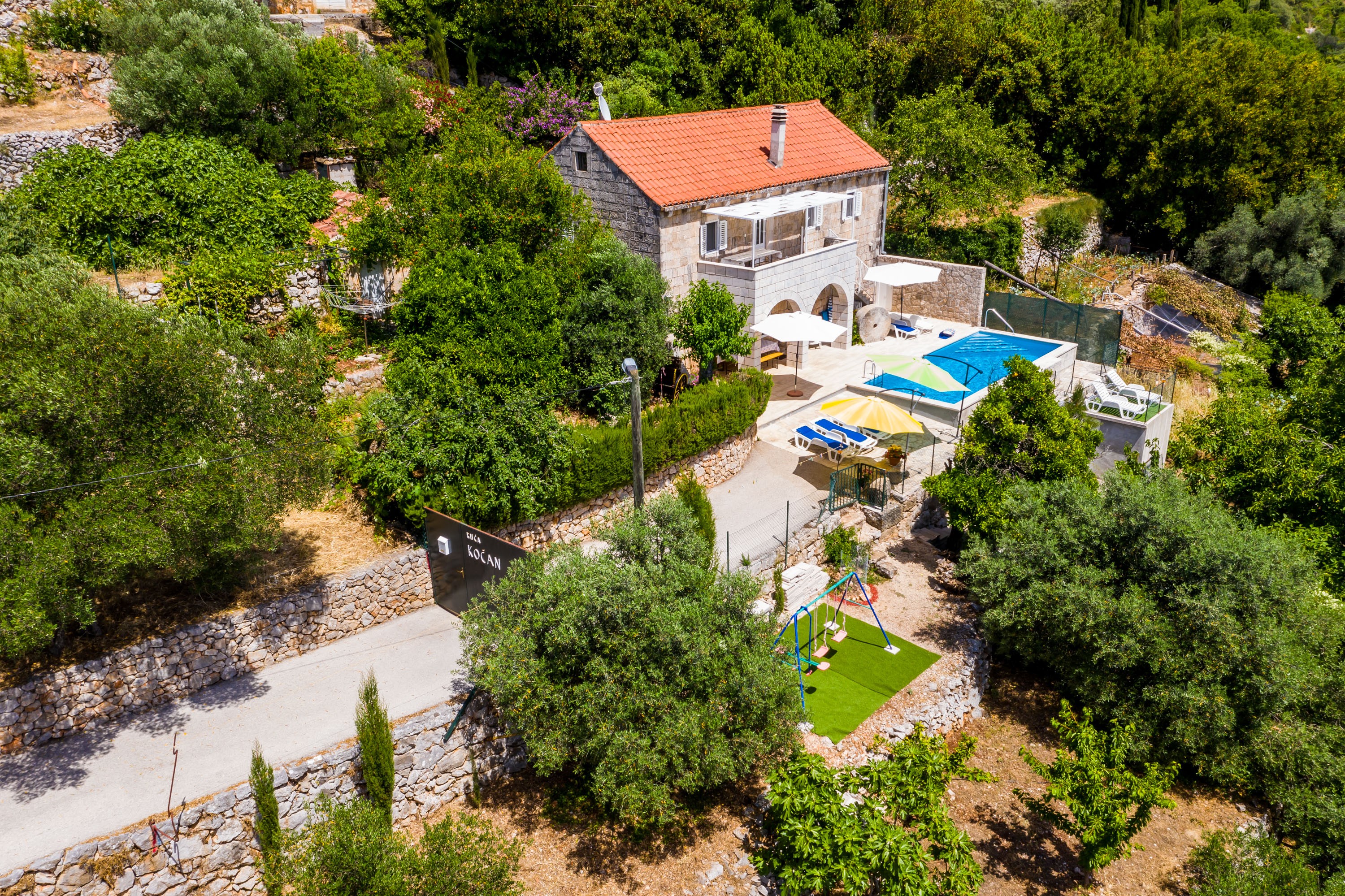 House Ko?an-Four Bedroom Villa with Terrace and Sw   Dubrovnik Riviera